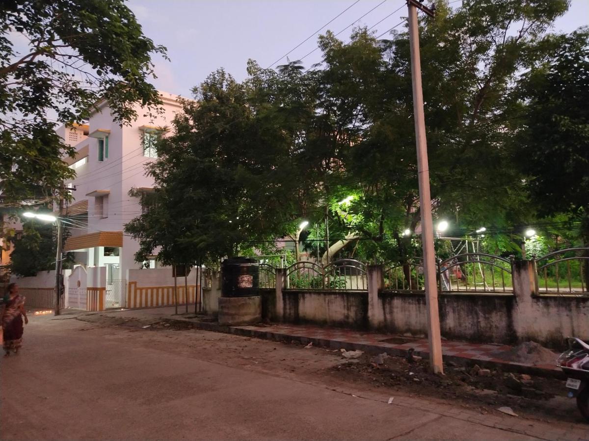 Mayurapriya Inn Chennai Exterior photo